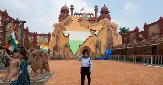 লালকেল্লার আদলে দুর্গাপূজার মণ্ডপ; কলকাতার দুর্গাপূজায় স্বাধীনতা আন্দোলনের ইতিহাস